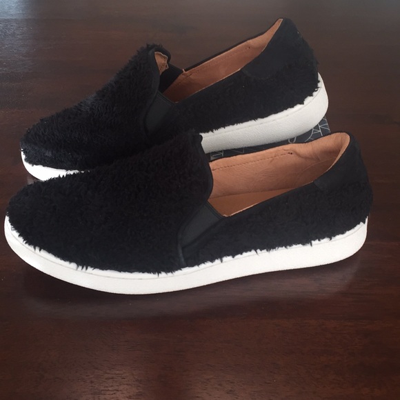 fuzzy ugg slip ons